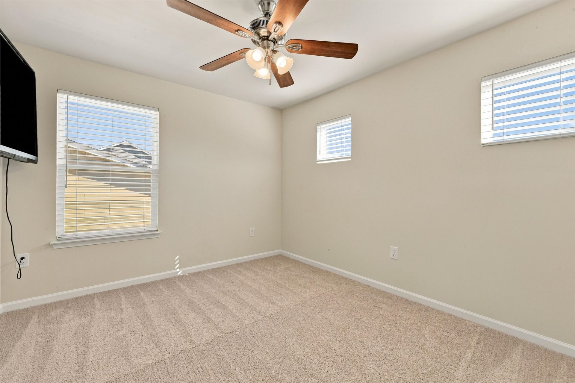 273 Valerio St. Photo 40