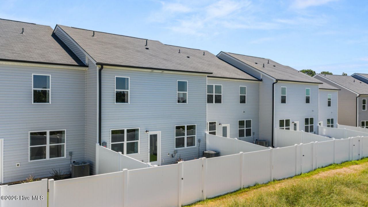 7088 Onyx Row Photo 36