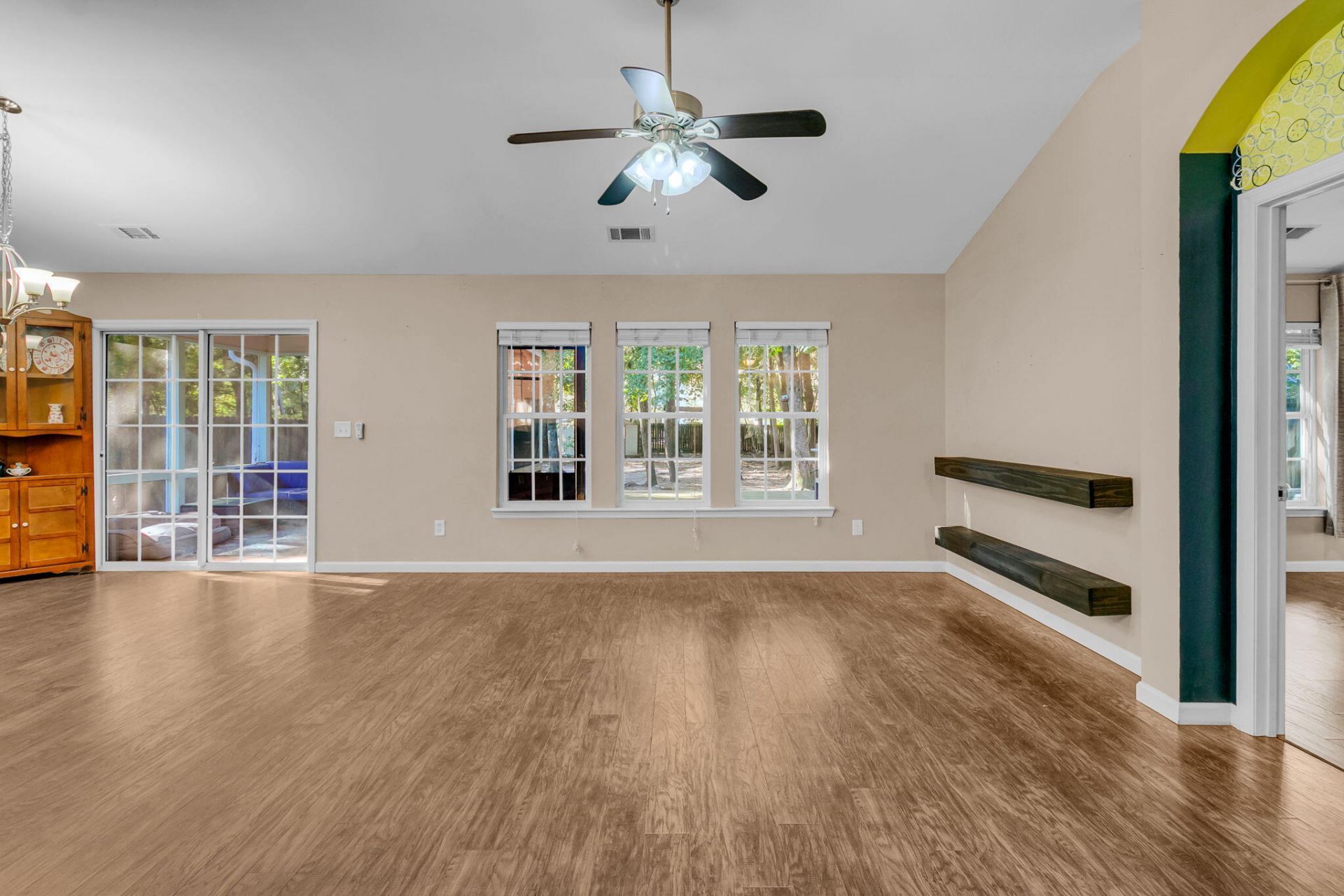 115 Holly Street Photo 4