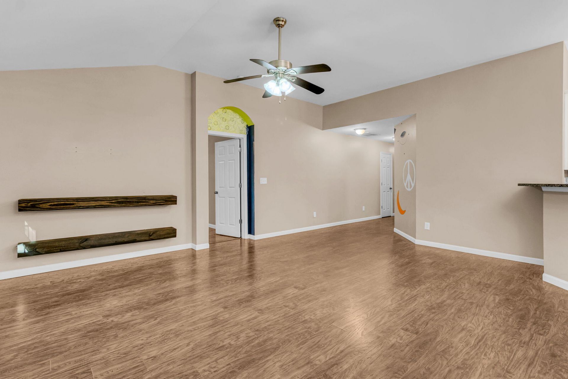 115 Holly Street Photo 6