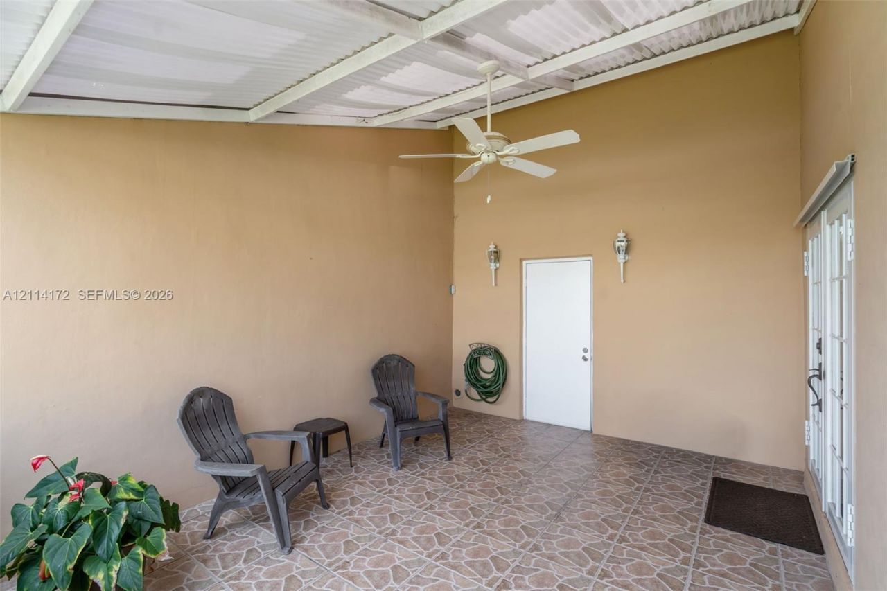 9421 S Meadows Cir , Miramar, FL 33025 Photo
