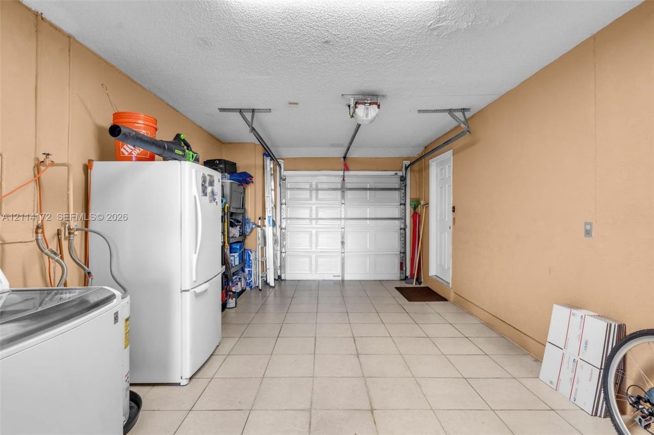 9421 S Meadows Cir , Miramar, FL 33025 Photo