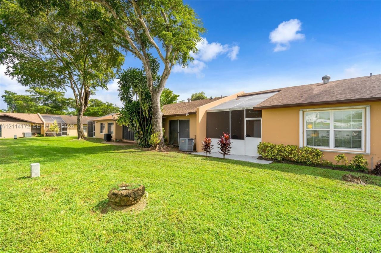 9421 S Meadows Cir , Miramar, FL 33025 Photo