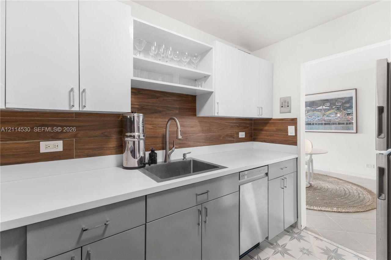 3 Island Ave , Unit 14L, Miami Beach, FL 33139 Photo