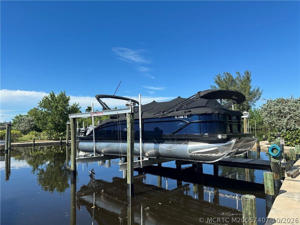 4692 SE Manatee Way , Stuart, FL 34997 Photo