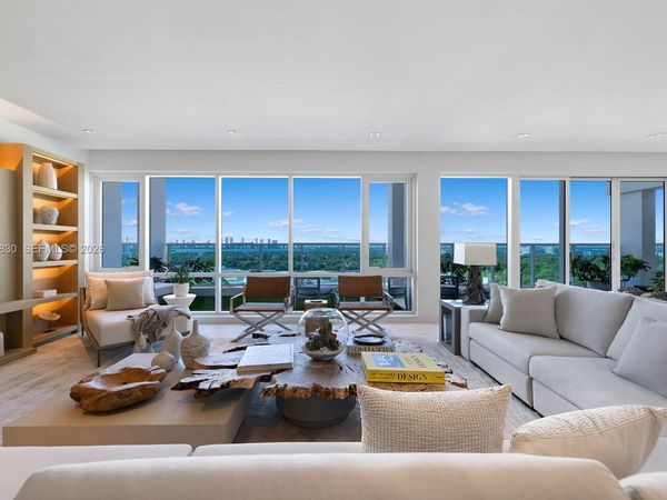 102 24th St , Unit PH1717, Miami Beach, FL 33139