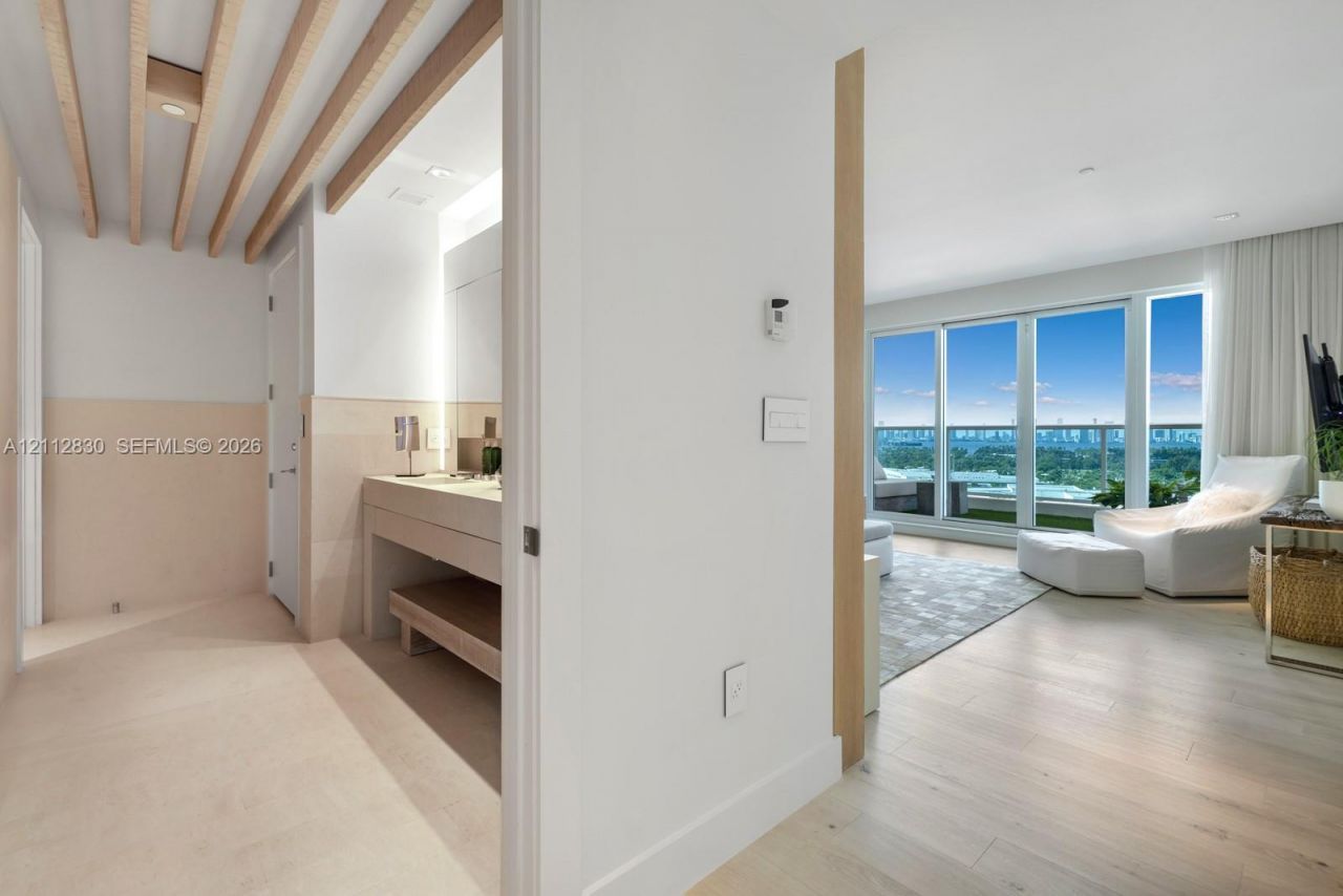 102 24th St , Unit PH1717, Miami Beach, FL 33139 Photo