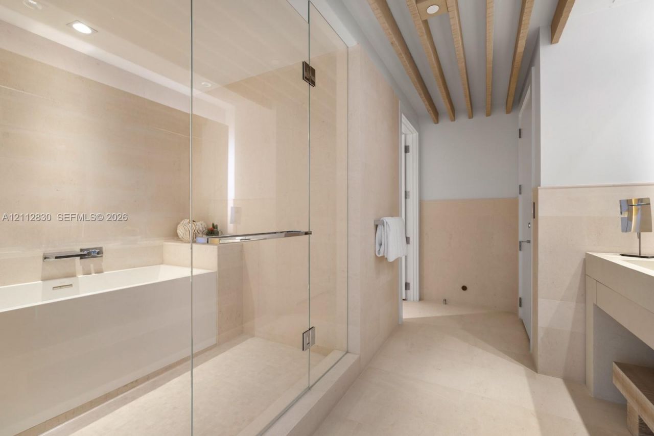 102 24th St , Unit PH1717, Miami Beach, FL 33139 Photo