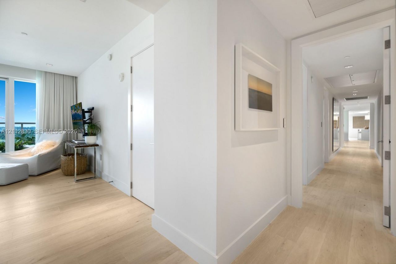 102 24th St , Unit PH1717, Miami Beach, FL 33139 Photo