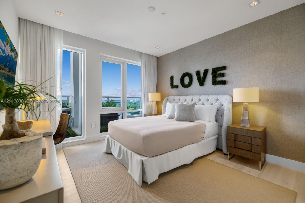 102 24th St , Unit PH1717, Miami Beach, FL 33139 Photo