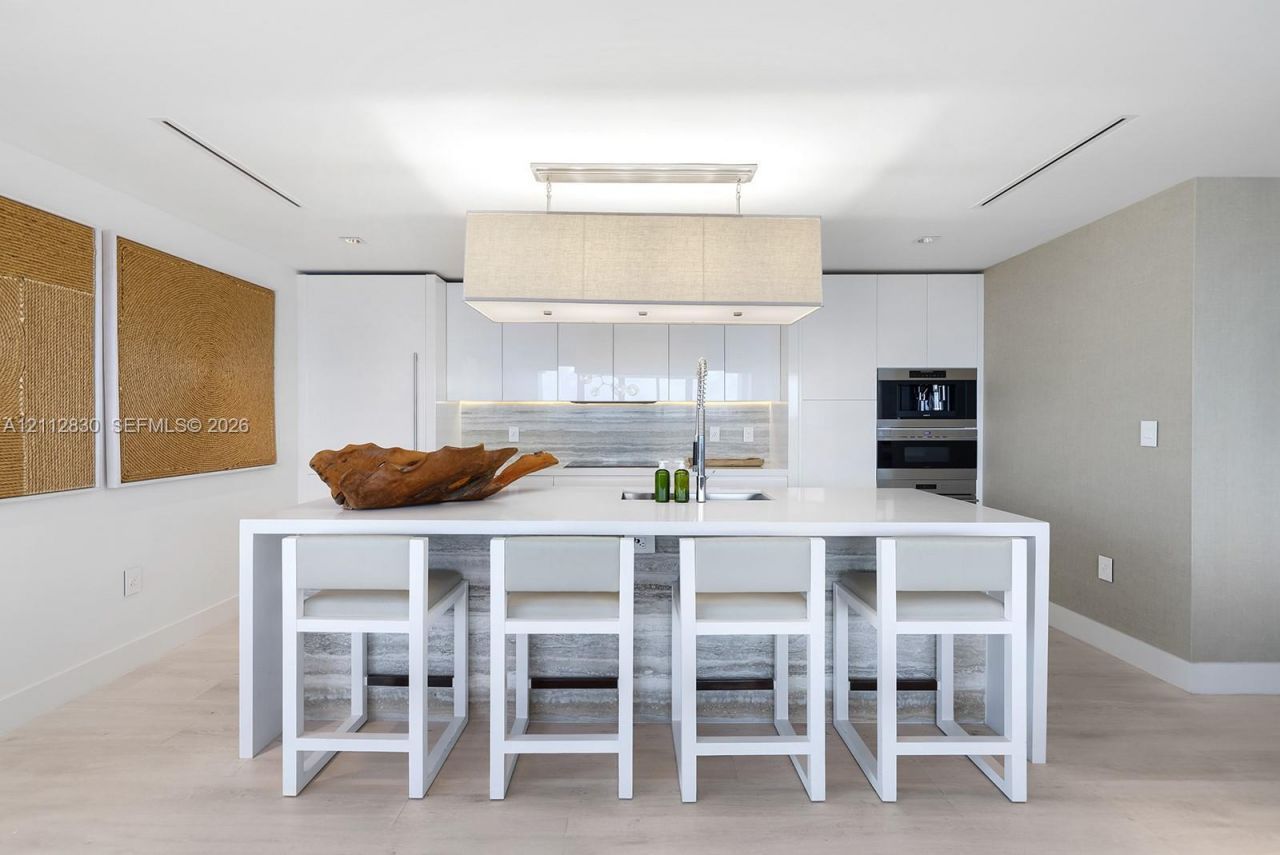 102 24th St , Unit PH1717, Miami Beach, FL 33139 Photo