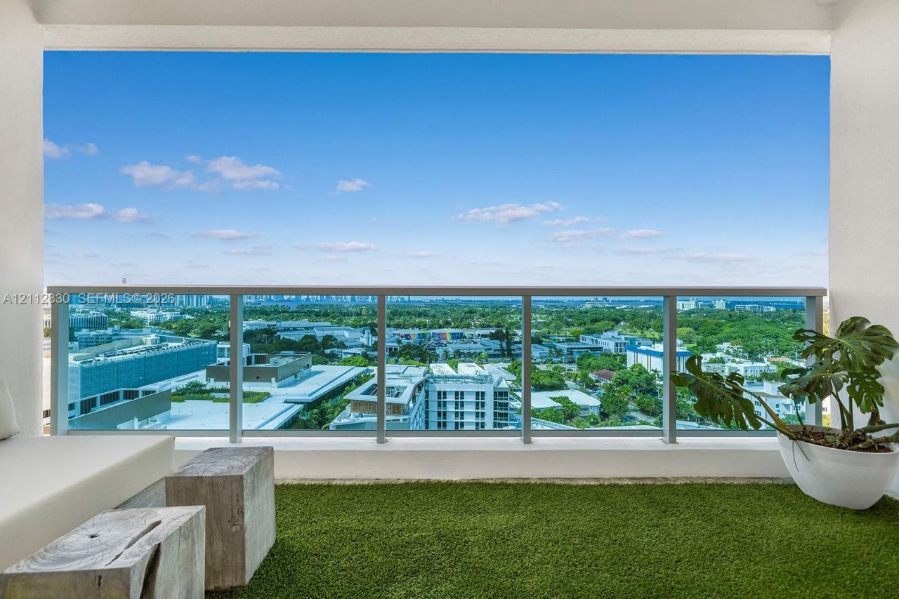 102 24th St , Unit PH1717, Miami Beach, FL 33139 Photo
