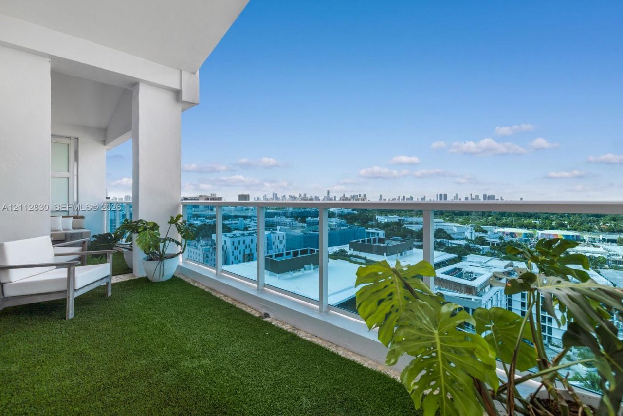 102 24th St , Unit PH1717, Miami Beach, FL 33139 Photo