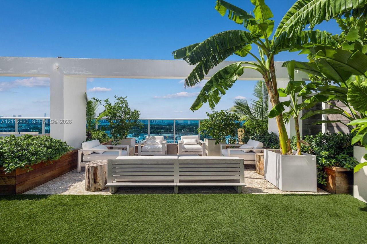 102 24th St , Unit PH1717, Miami Beach, FL 33139 Photo