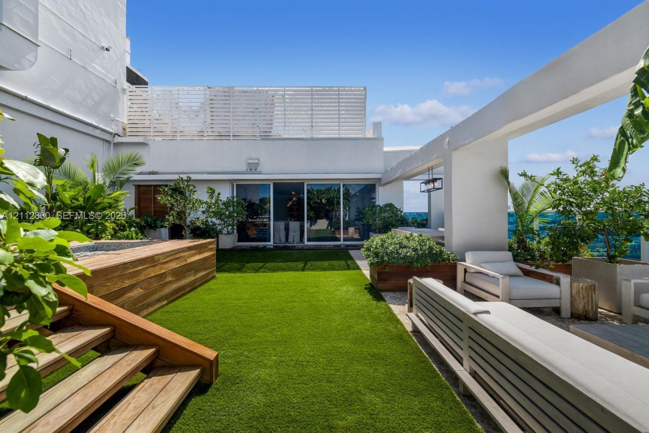 102 24th St , Unit PH1717, Miami Beach, FL 33139 Photo