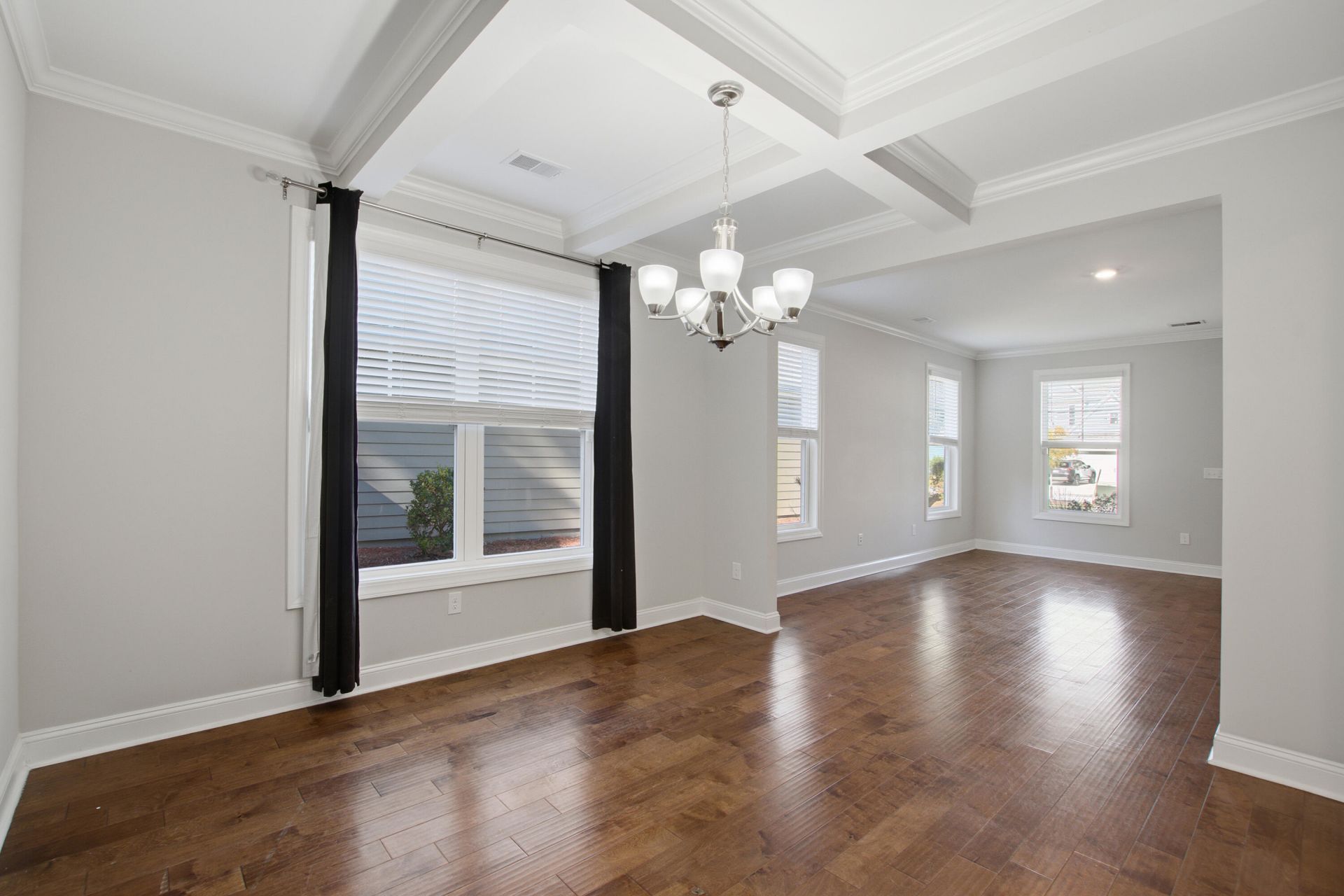 320 Long Pier Street Photo 10