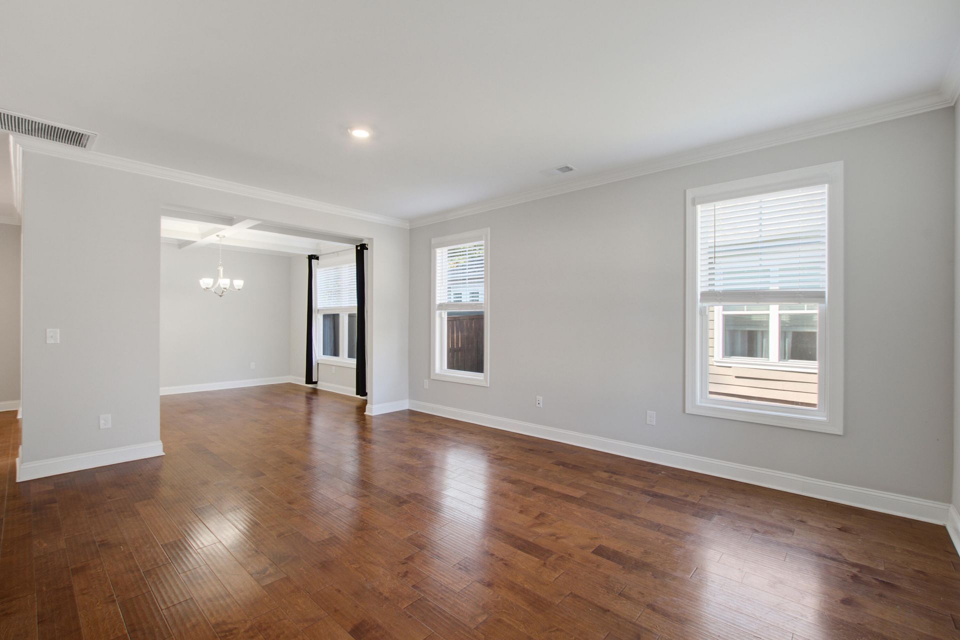 320 Long Pier Street Photo 4
