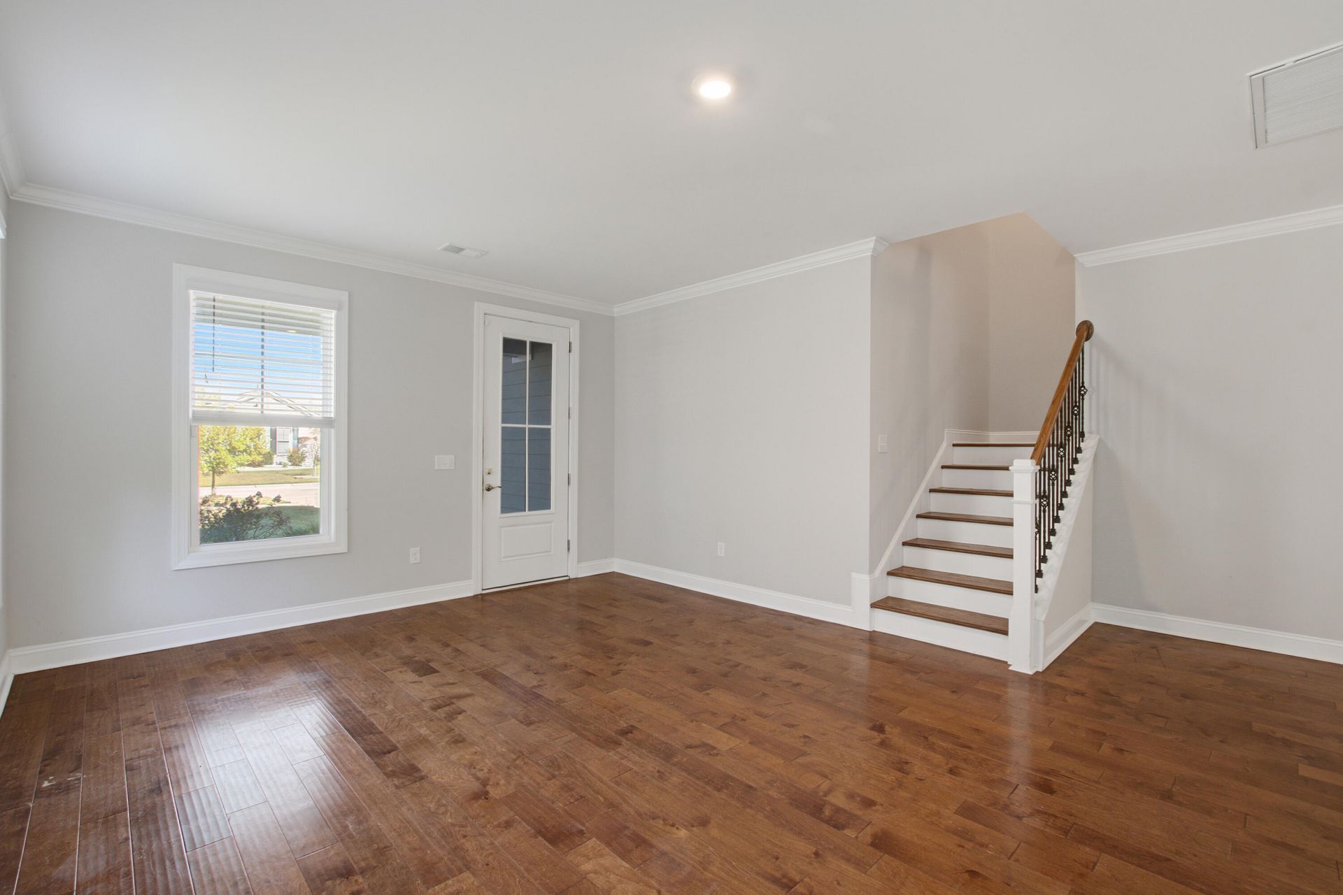 320 Long Pier Street Photo 7