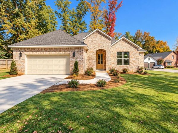 1304 Ackia Trail, Tupelo, MS 38801