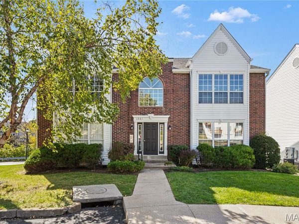 1341 Crossings Court , Unit B, Ballwin, MO 63021