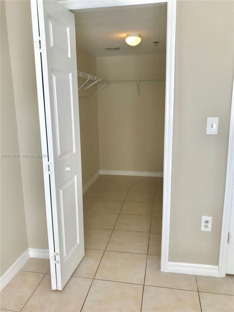 2475 NW 16th St Rd , Unit 204, Miami, FL 33125 Photo