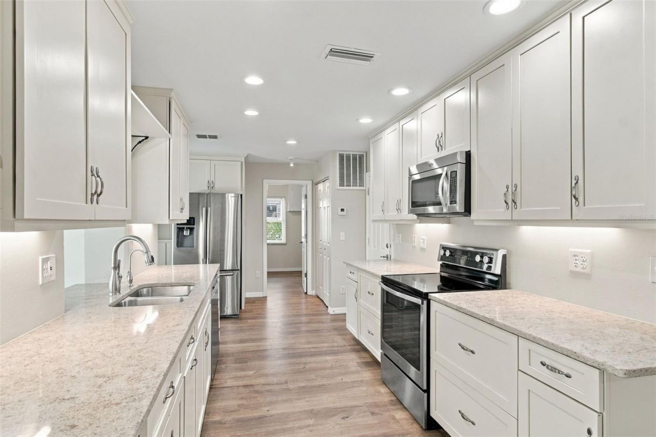 1615 Bunker Hill Drive, Sun City Center, FL 33573 Photo