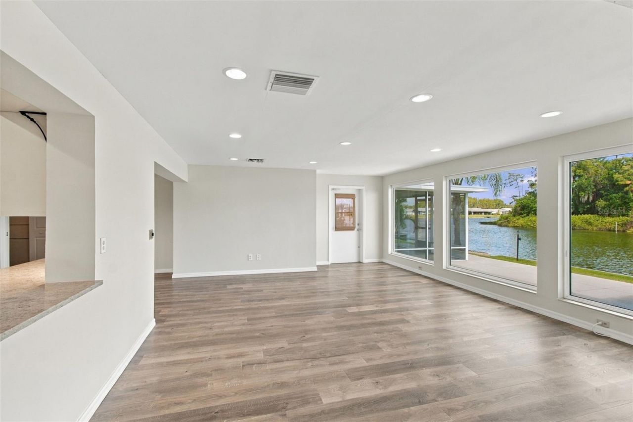1615 Bunker Hill Drive, Sun City Center, FL 33573 Photo
