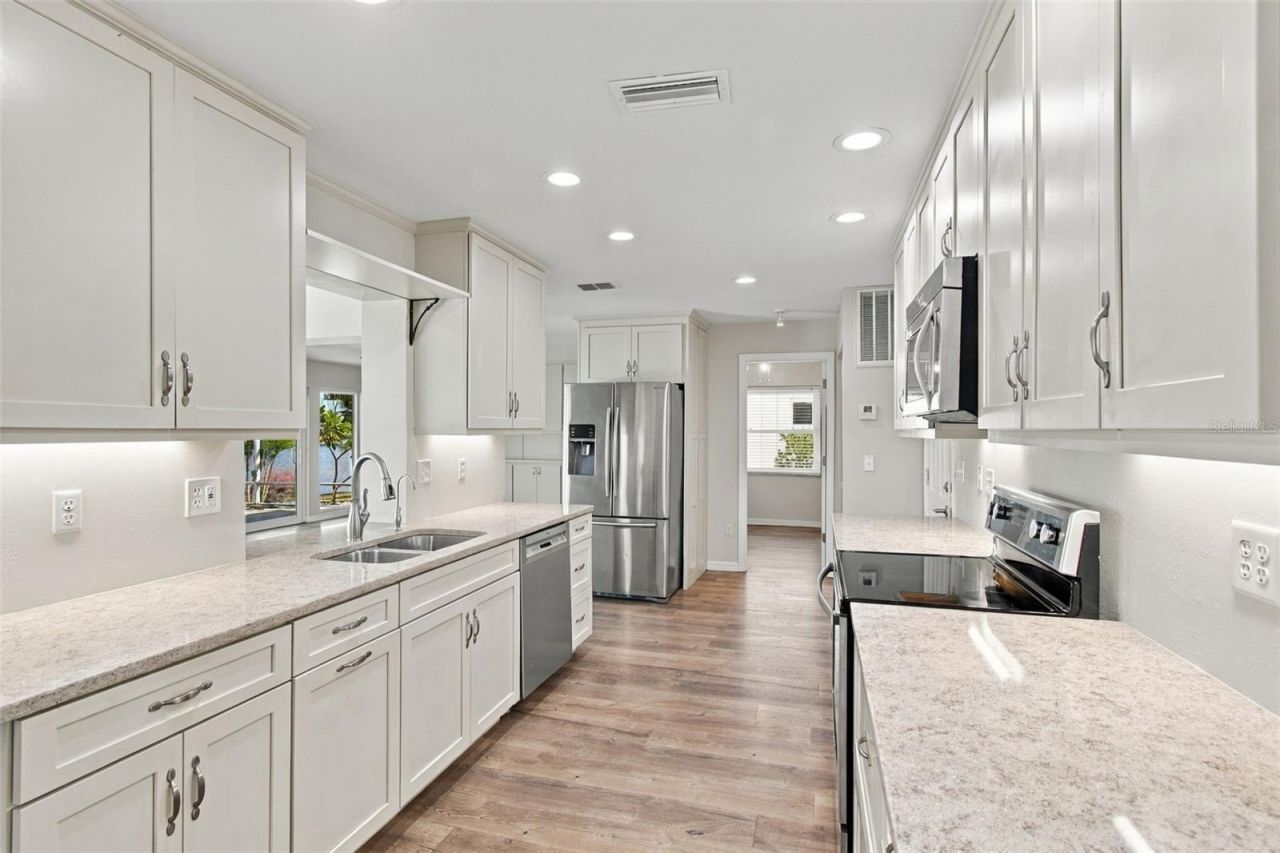 1615 Bunker Hill Drive, Sun City Center, FL 33573 Photo