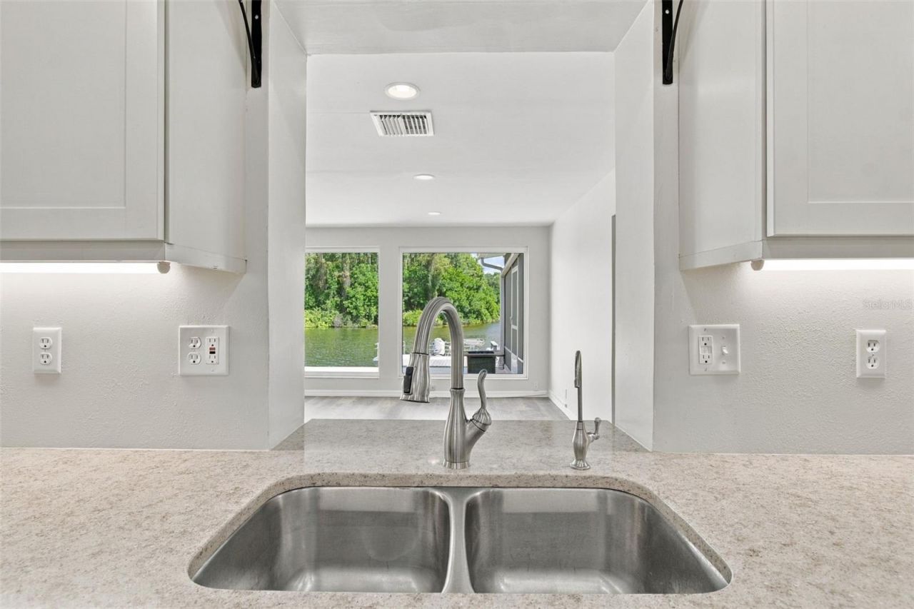1615 Bunker Hill Drive, Sun City Center, FL 33573 Photo