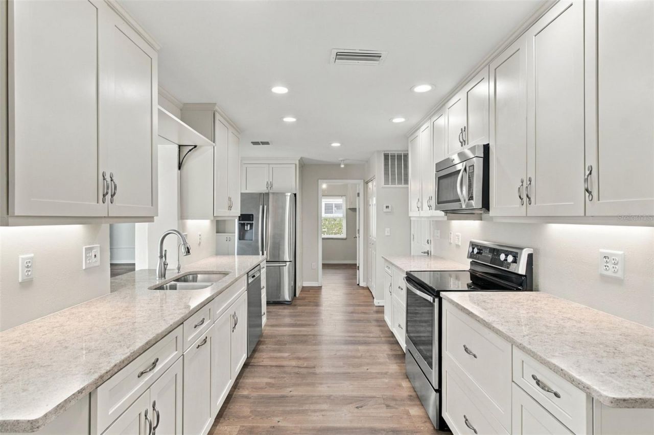 1615 Bunker Hill Drive, Sun City Center, FL 33573 Photo