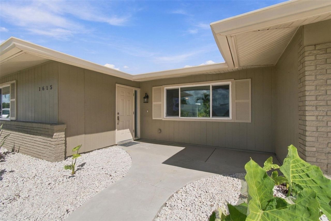 1615 Bunker Hill Drive, Sun City Center, FL 33573 Photo