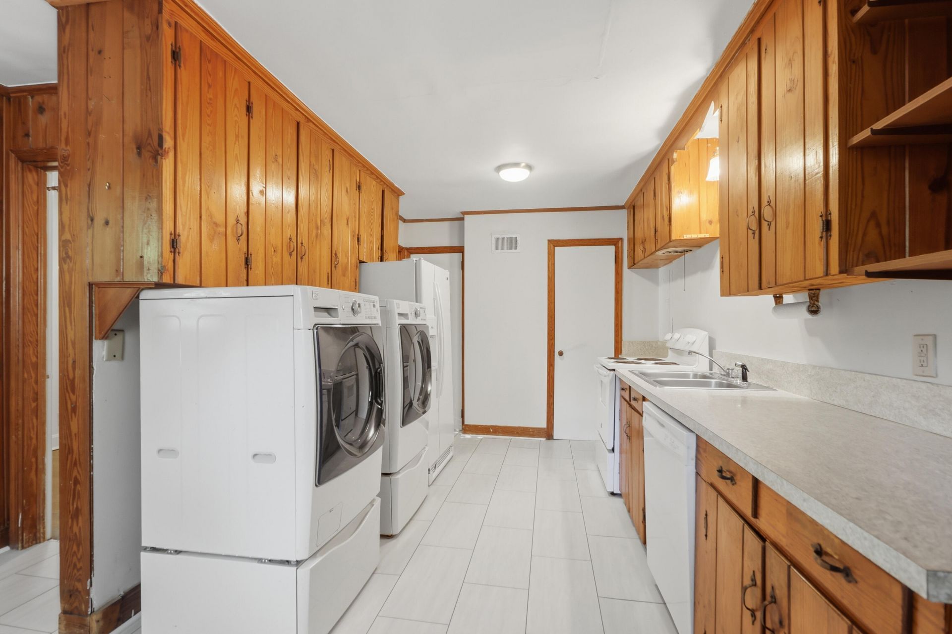 3 Fenwick Drive Photo 29