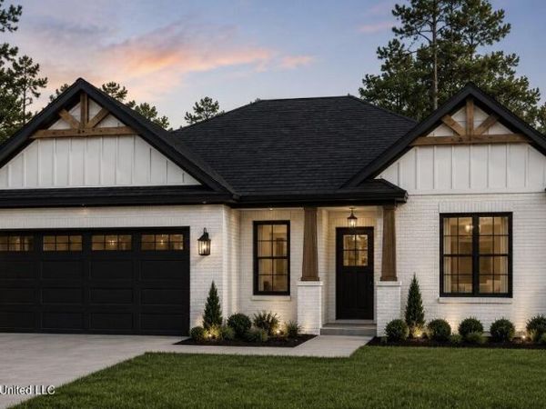529 Oak Street, Ocean Springs, MS 39564