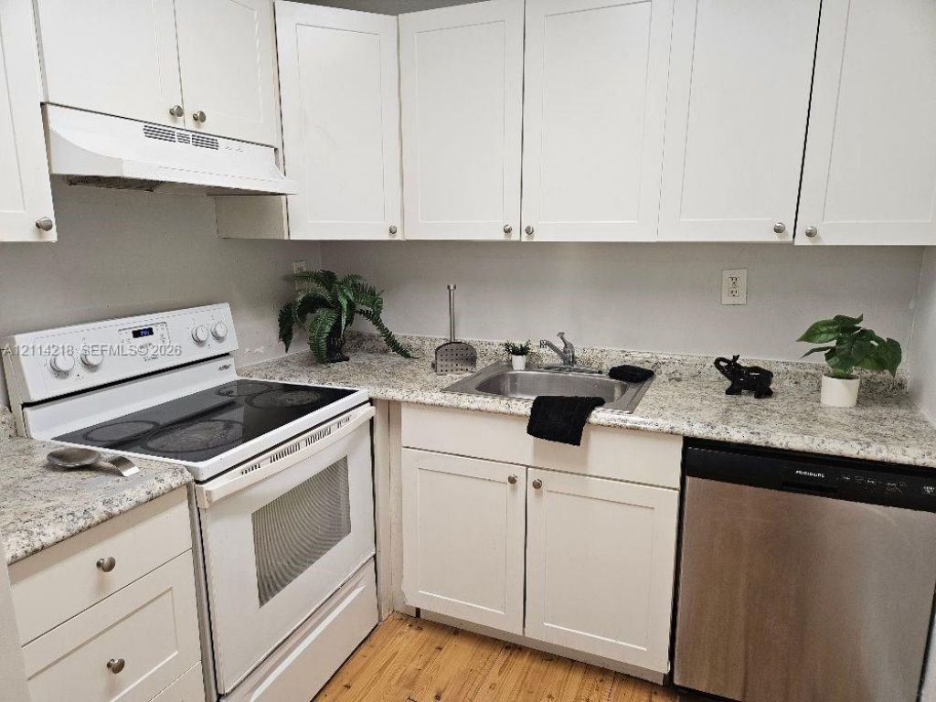 1116 Meadows Cir , Unit 1116, Boynton Beach, FL 33436 Photo
