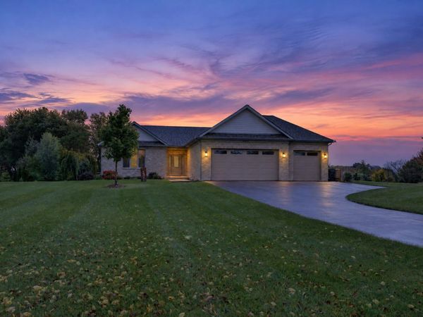 2629 Sanctuary Lane, Spring Grove, IL 60081
