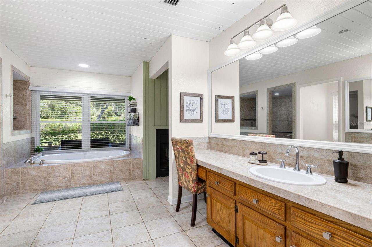 704 Centerbrook Drive , Brandon, FL 33511 Photo