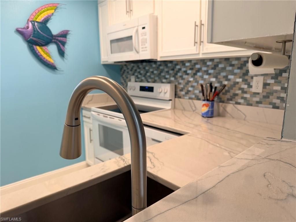 1580 Pine Valley Dr , Unit 112, Fort Myers, FL 33907 Photo