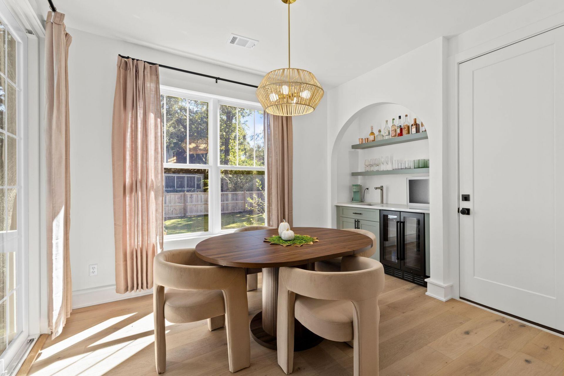 111 Brady Street Photo 13