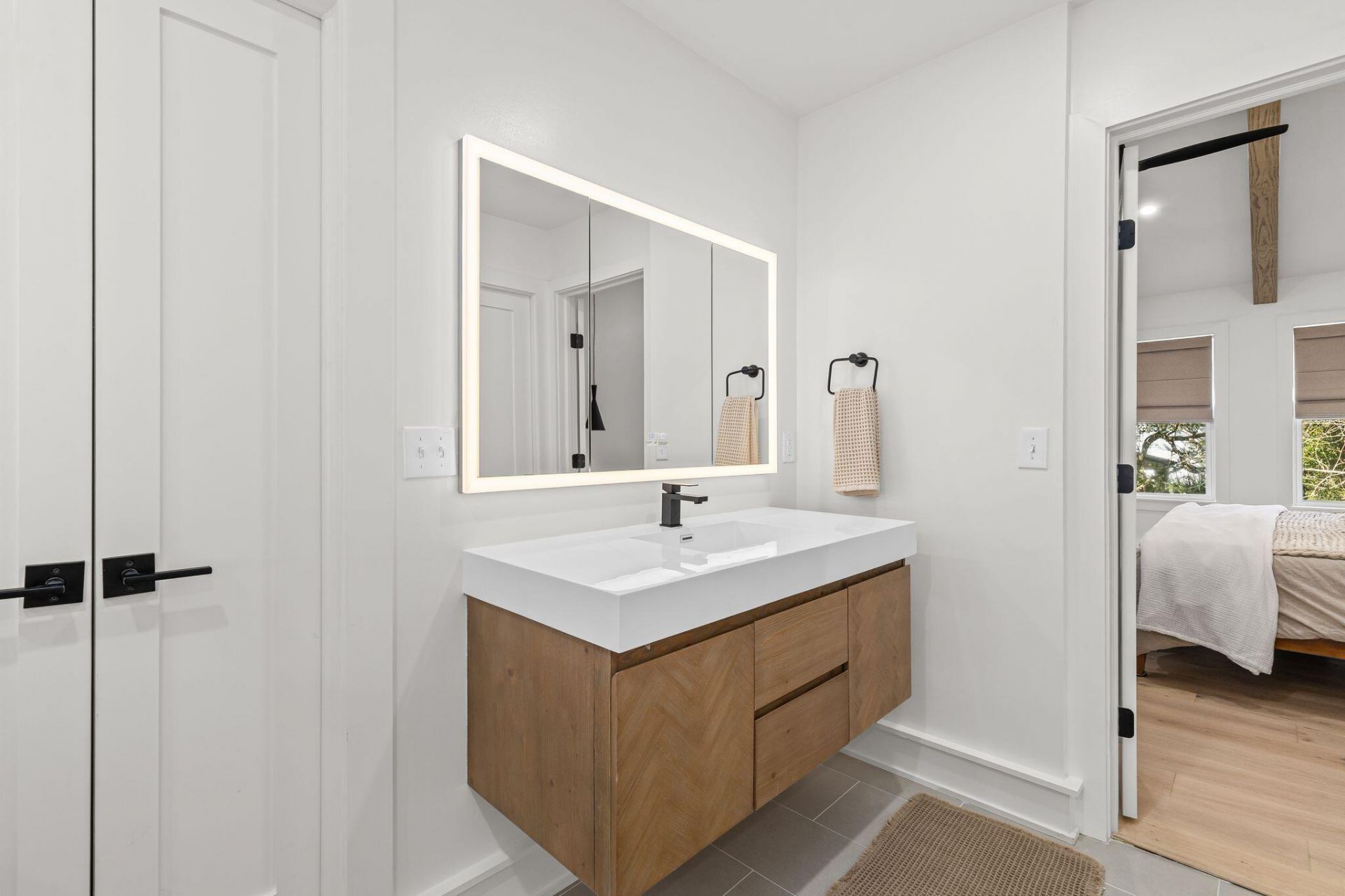 111 Brady Street Photo 25