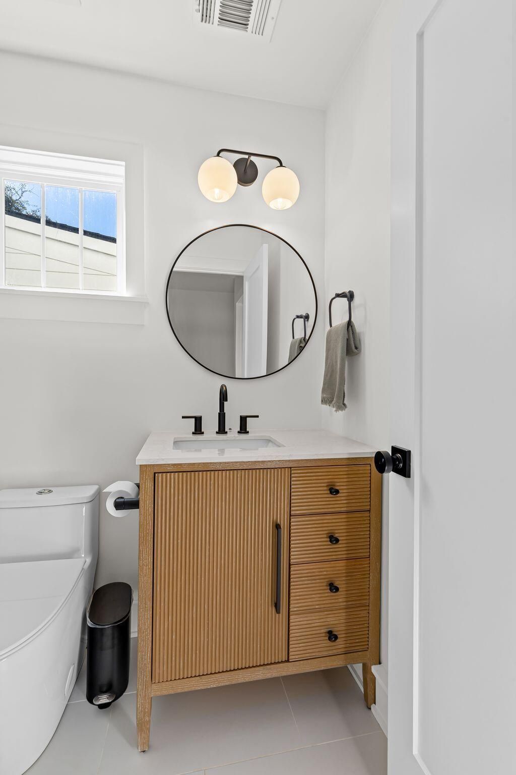 111 Brady Street Photo 31