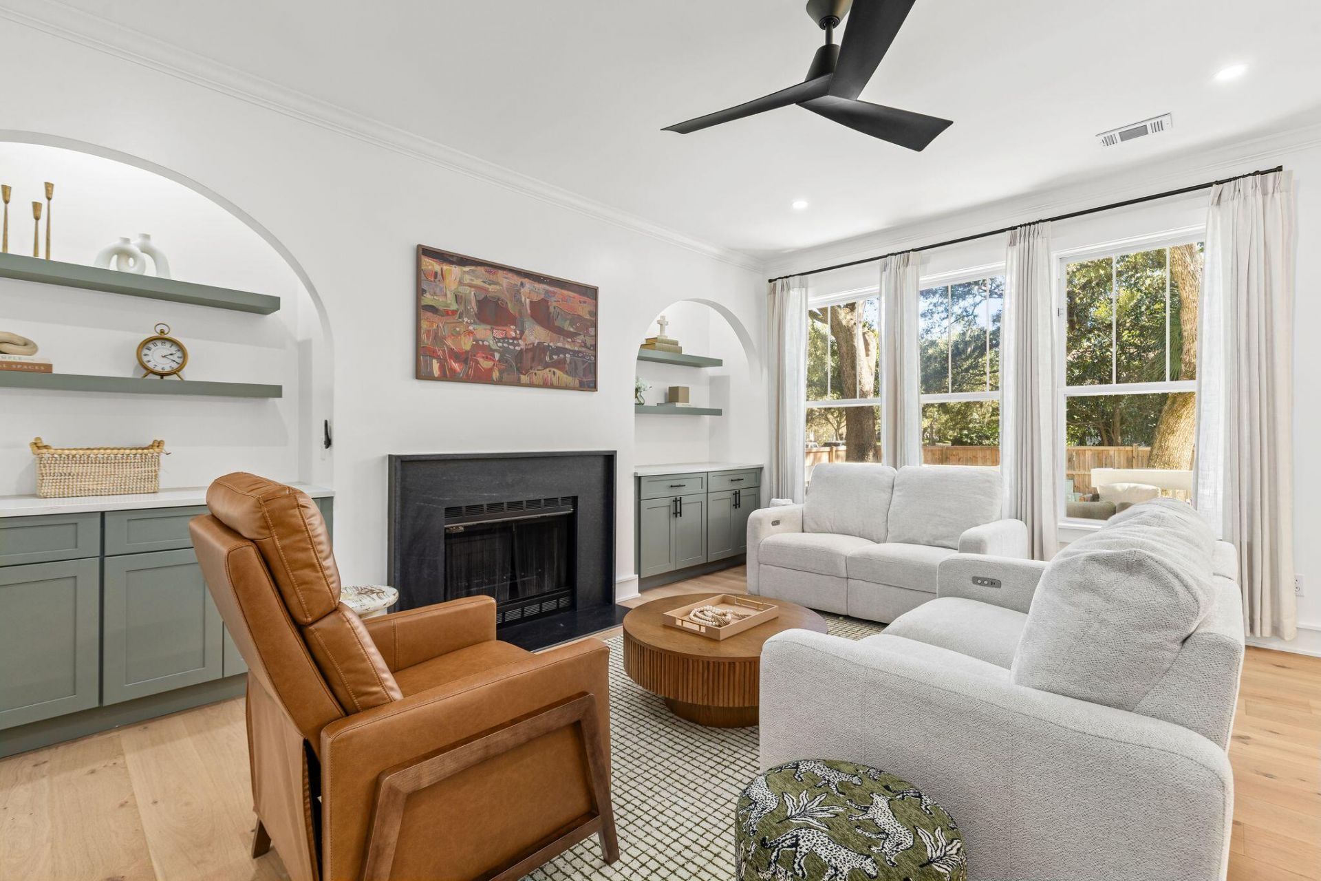 111 Brady Street Photo 6