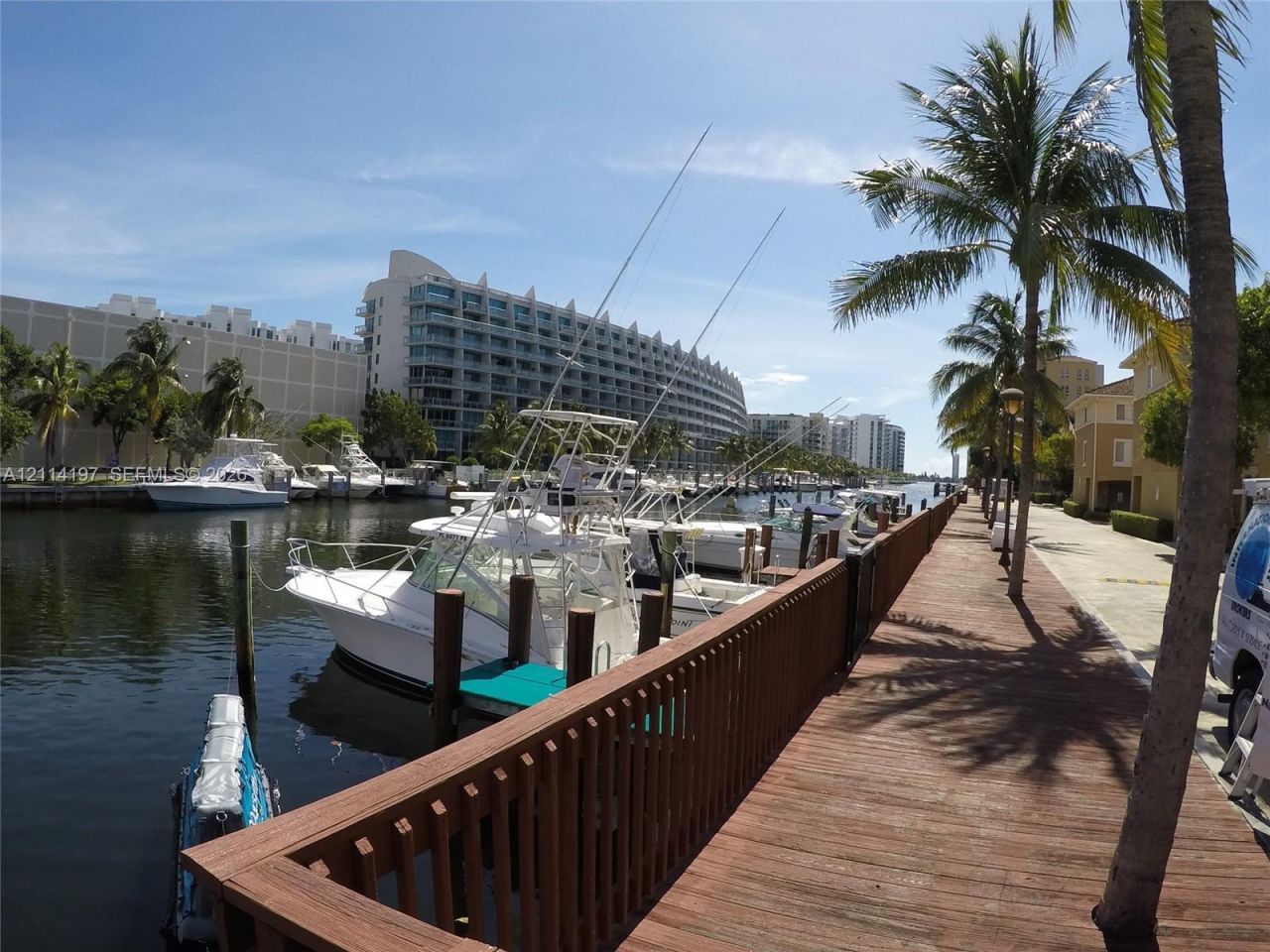 2821 NE 185th St , Unit 401, Aventura, FL 33180 Photo