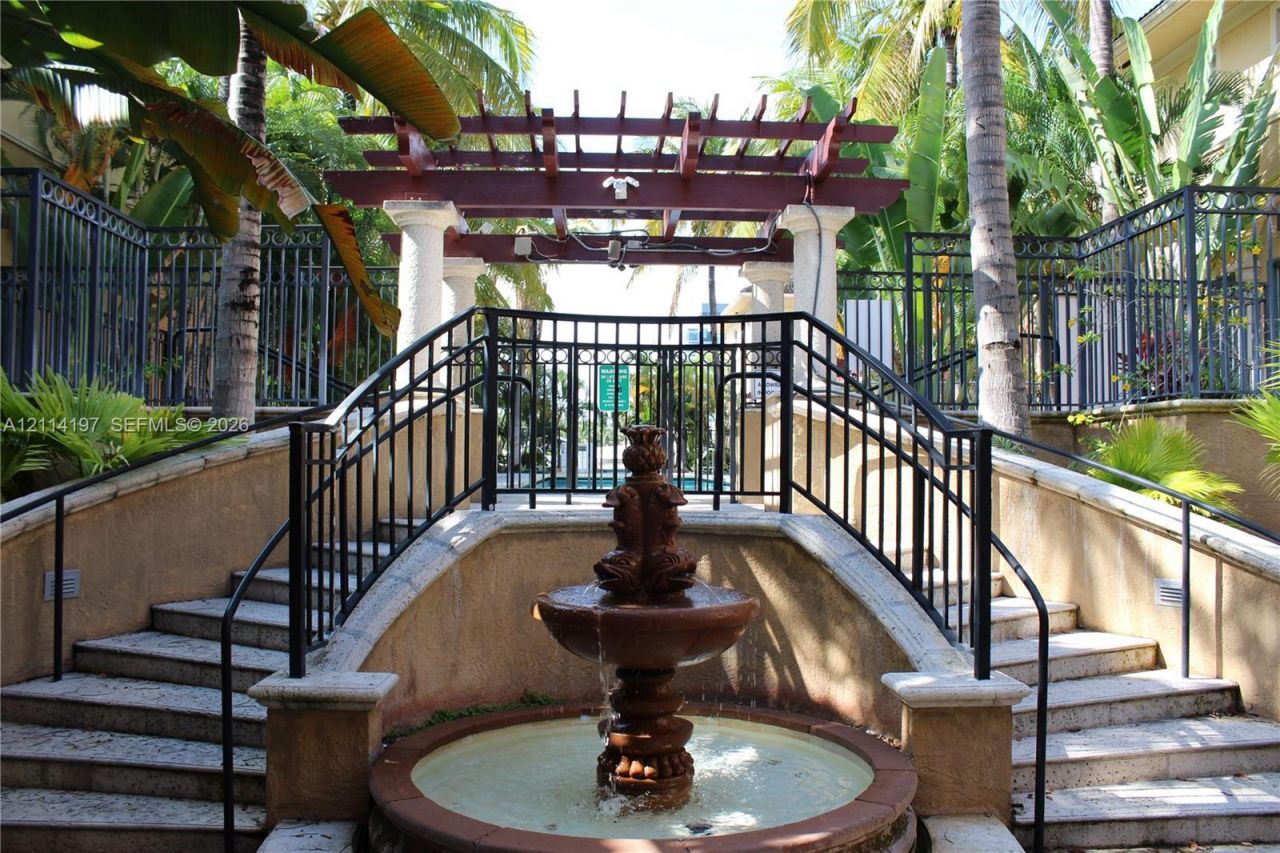 2821 NE 185th St , Unit 401, Aventura, FL 33180 Photo