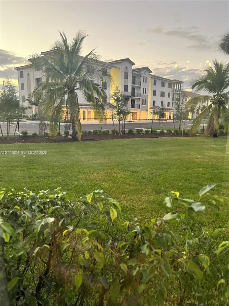 9355 SW 8th St , Unit 124, Boca Raton, FL 33428 Photo