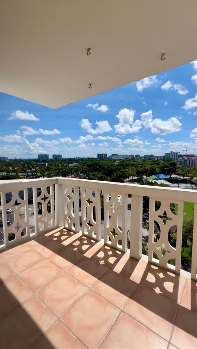 13155 Ixora Ct , Unit 802, North Miami, FL 33181 Photo