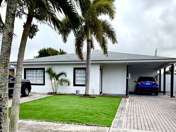 5686 Elder Drive, West Palm Beach, FL 33415