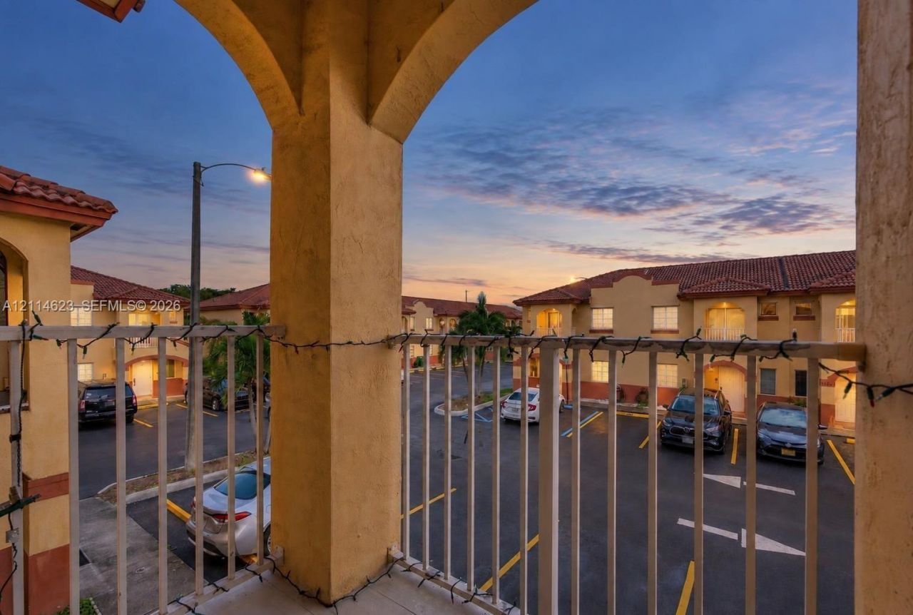 11486 NW 94th Pl , Unit 2, Hialeah Gardens, FL 33018 Photo