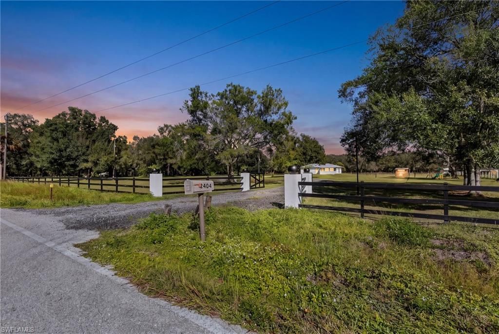 2404 Silver Lake Rd, Labelle, FL 33935 Photo
