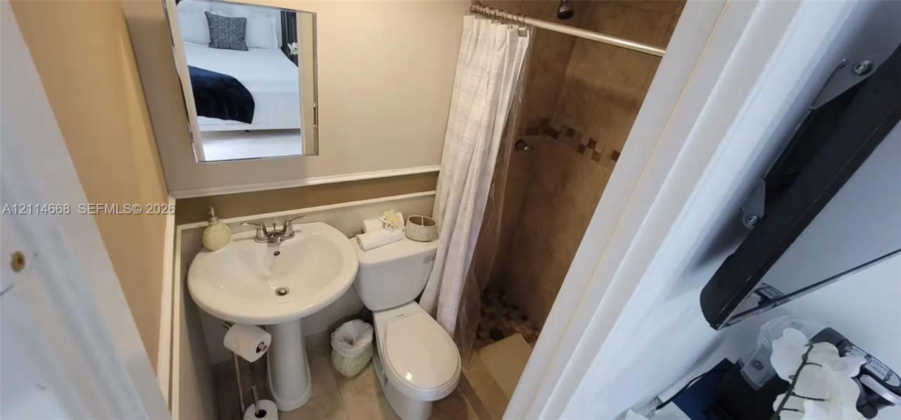 35 SW 28th Rd , Unit B, Miami, FL 33129 Photo