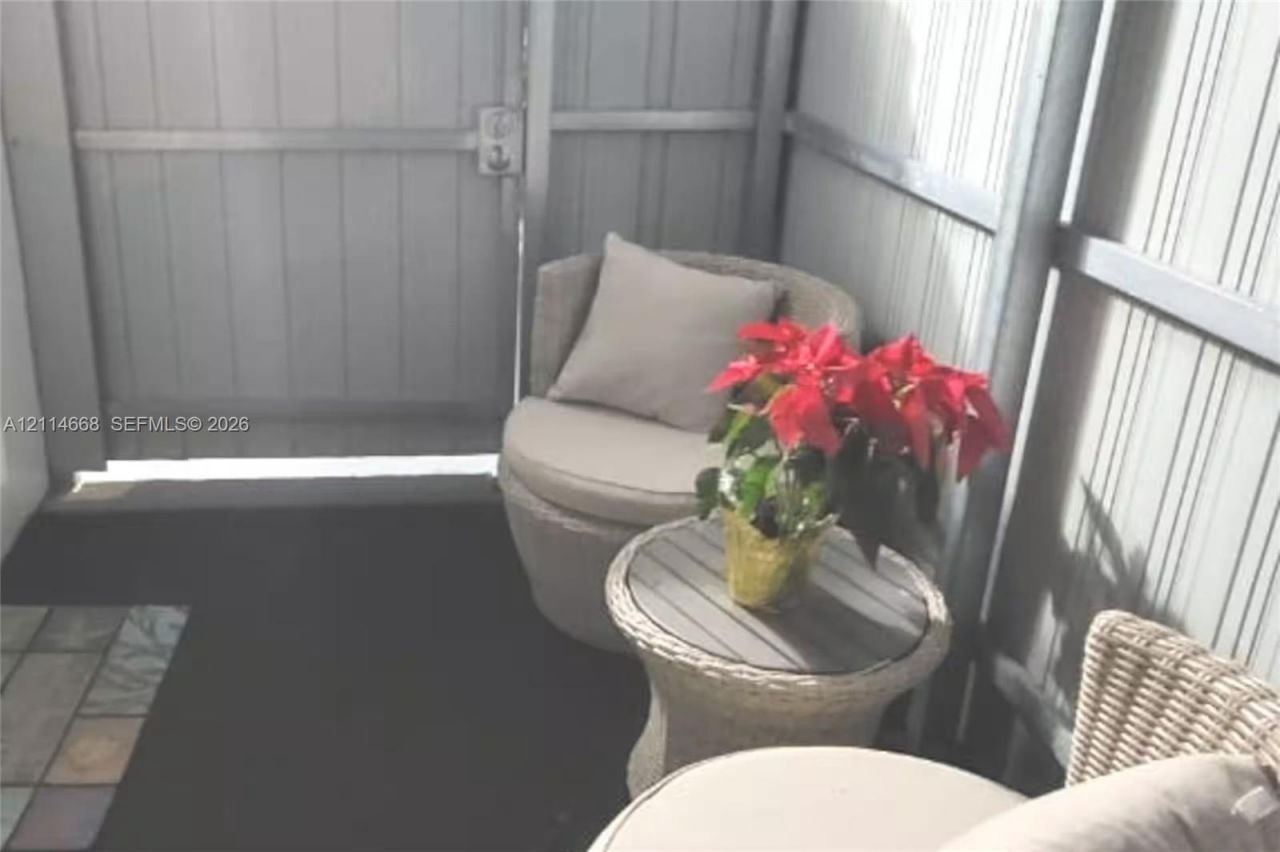35 SW 28th Rd , Unit B, Miami, FL 33129 Photo
